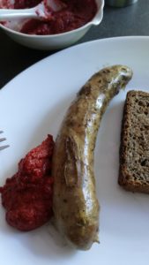 Currywurst auf rote Beete Basis