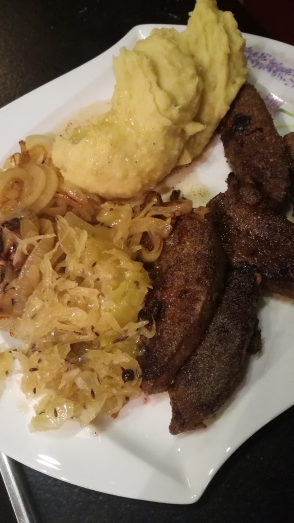 #1 Leber vom Schaf mit Kartoffelbrei und goldenen Zwiebelringen #1 Leber vom Schaf mit Kartoffelbrei und goldenen Zwiebelringen