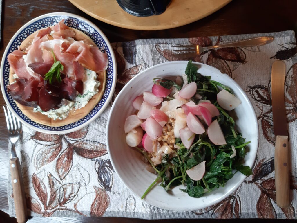 Radieschen auf Haferrisotto Radieschen auf Haferrisotto